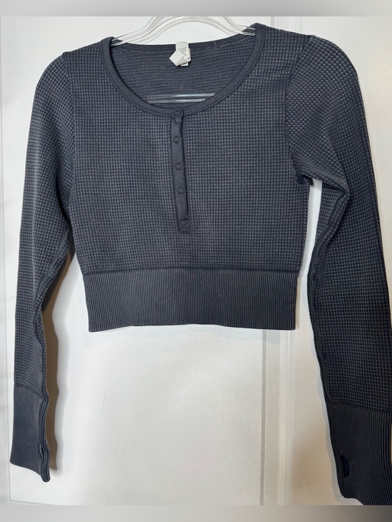 aerie Tops - Offline by aerie Charcoal Cropped Waffle Henley Long-Sleeve Md stretch fitted